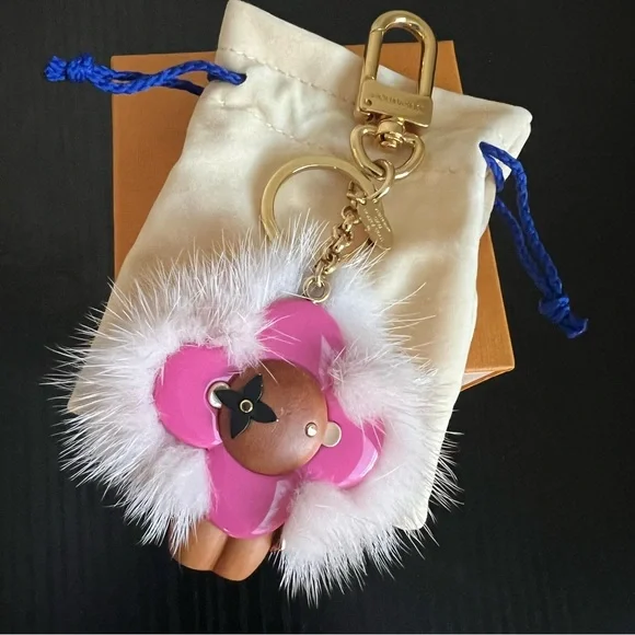 Louis Vuitton Porto Cure Vivienne Fur Charm GP x Wood Pink❤️Authentic in box - Picture 4 of 9